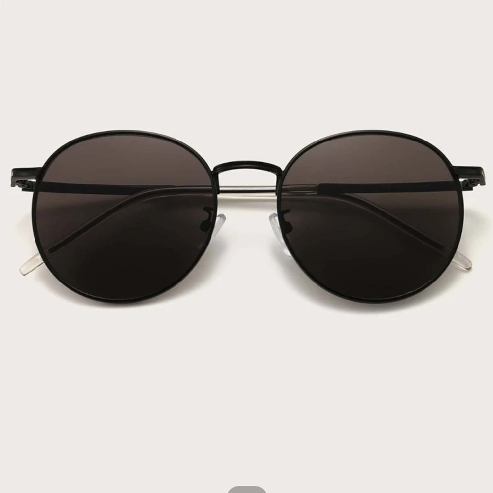 Round frame glasses